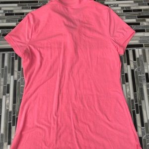 Selling a short sleeve T-shirt, pink, large, no boundaries
